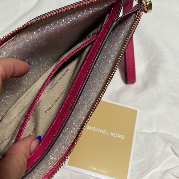 Nwot Michael Kors Jet Set perforated wristlet pouch - Picture 8 of 11